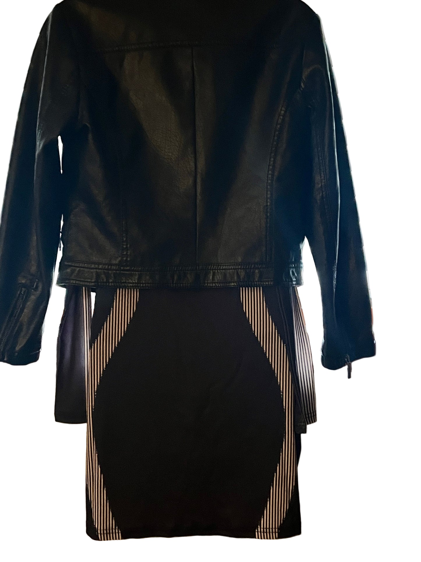 Sexy long-sleeve dress with or without a jacket.